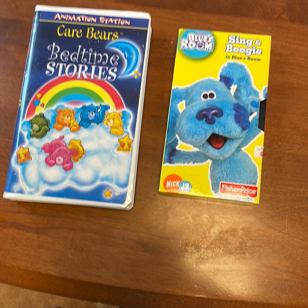 Set of 2 VHS tapes for kids - Care Bears and blues clues